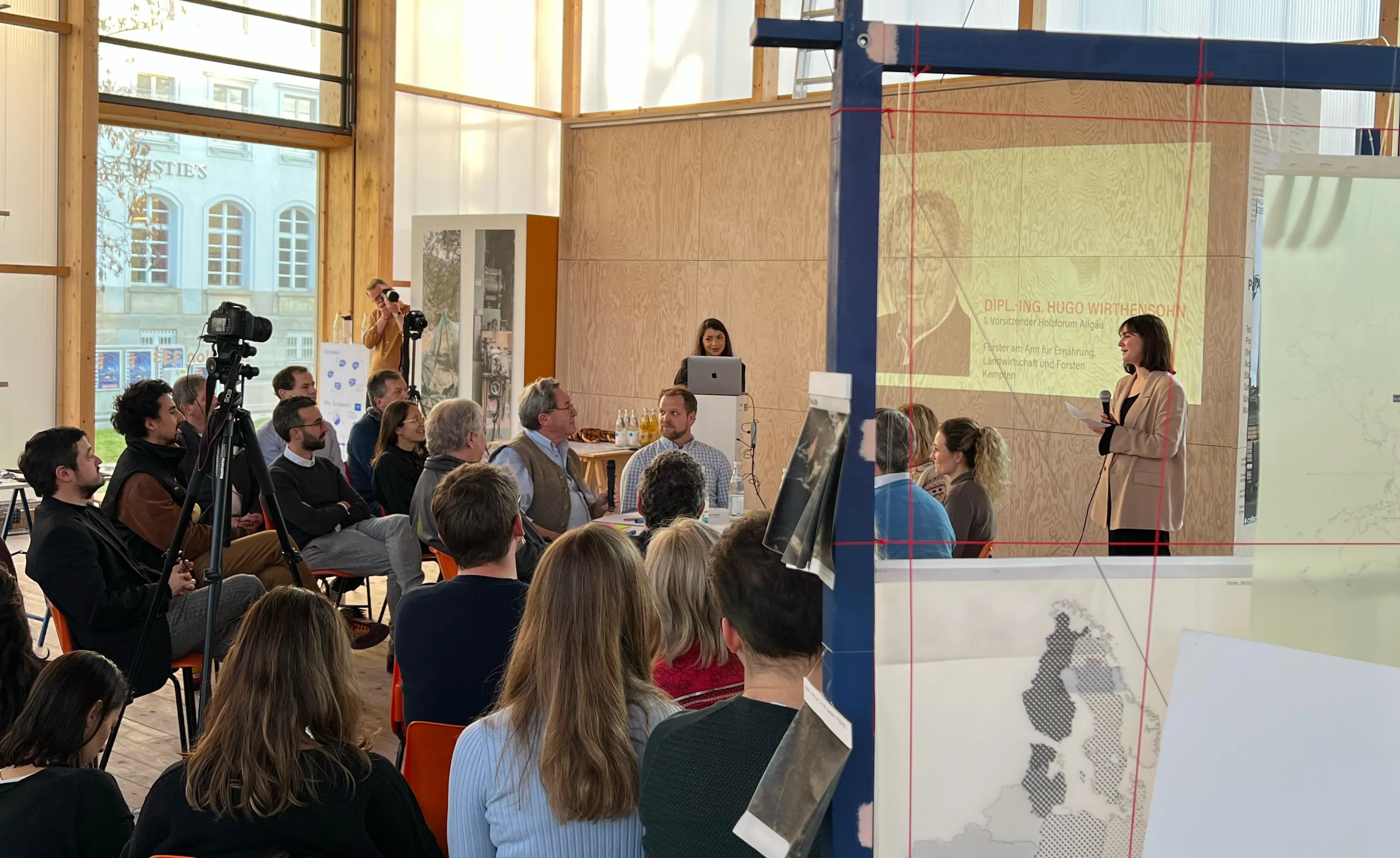 Diskussion während der Abschlussveranstaltung